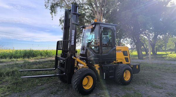 10582116IIN - Autoelevador T25 40C 4WD